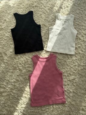 Girls tank tops 2 art class 1 abercrombie black , white, and pink